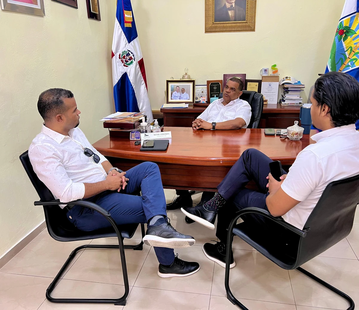 Encuentro con Alcalde Míctor Fernández