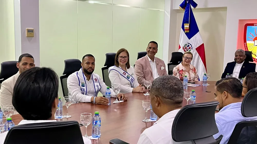 Delegacion oficial del Concejo Municipal de Paterson, Nueva Jersey, recibida por la Camara