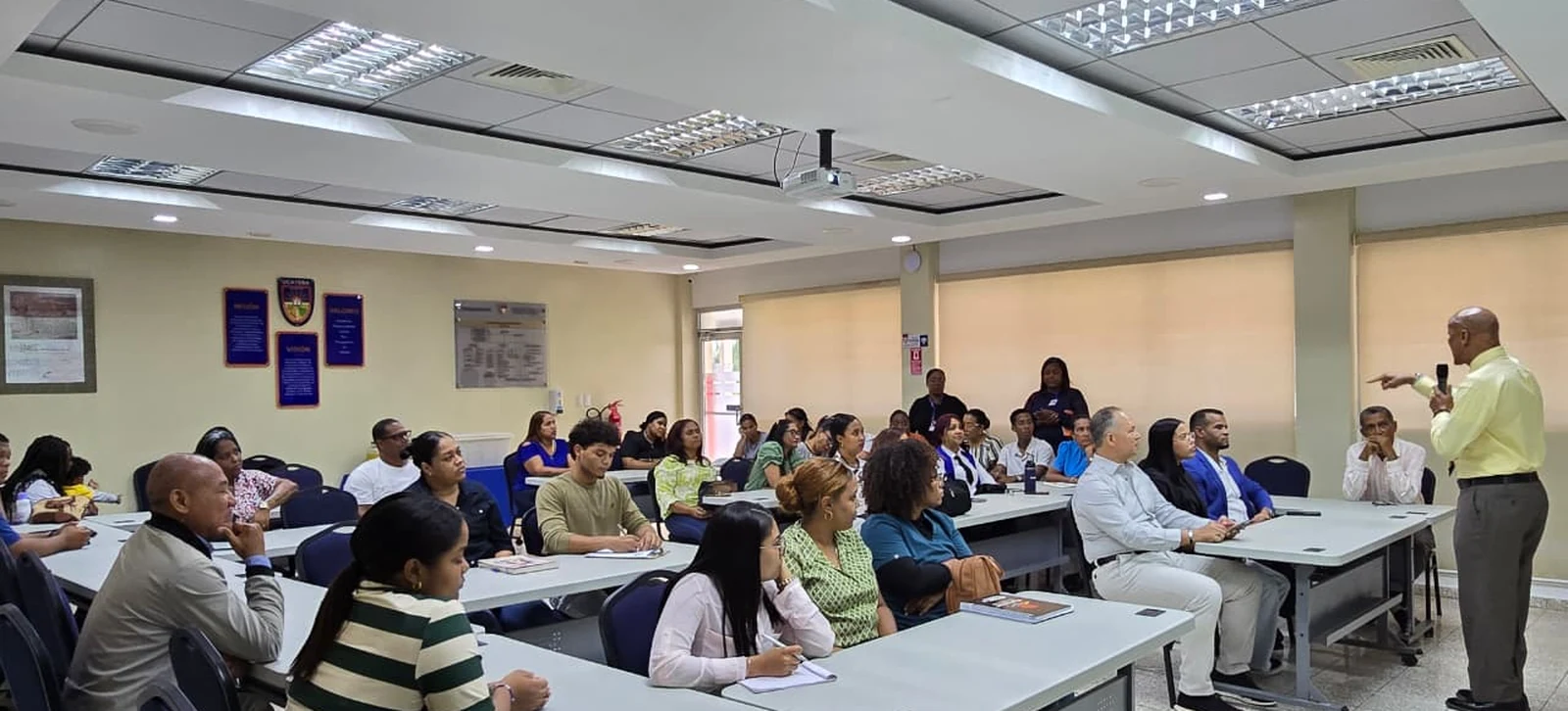 Taller del programa POTENCIA MIPYMES con emprendedores de Barahona